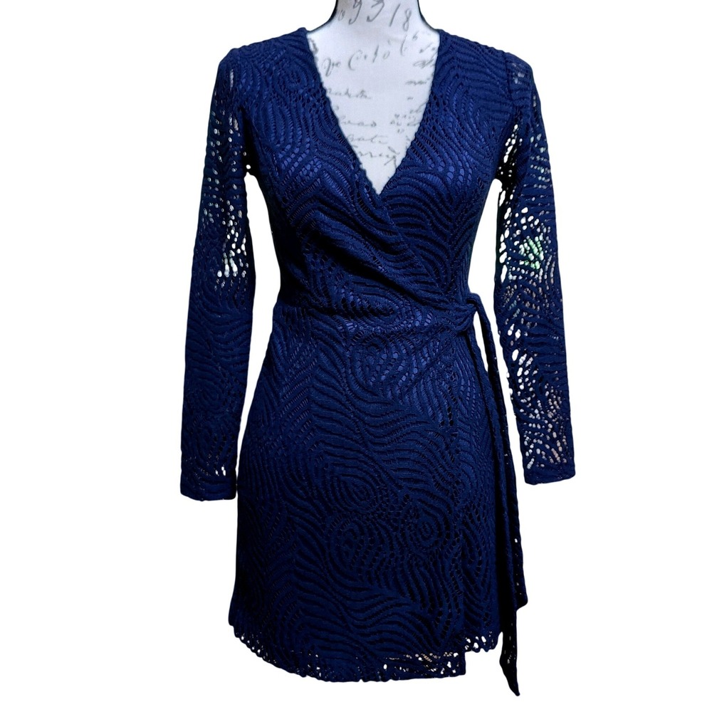Lilly Pulitzer Tiki Wrap Romper Navy Feather Bloom Lace Plunge V-Neck XS $178